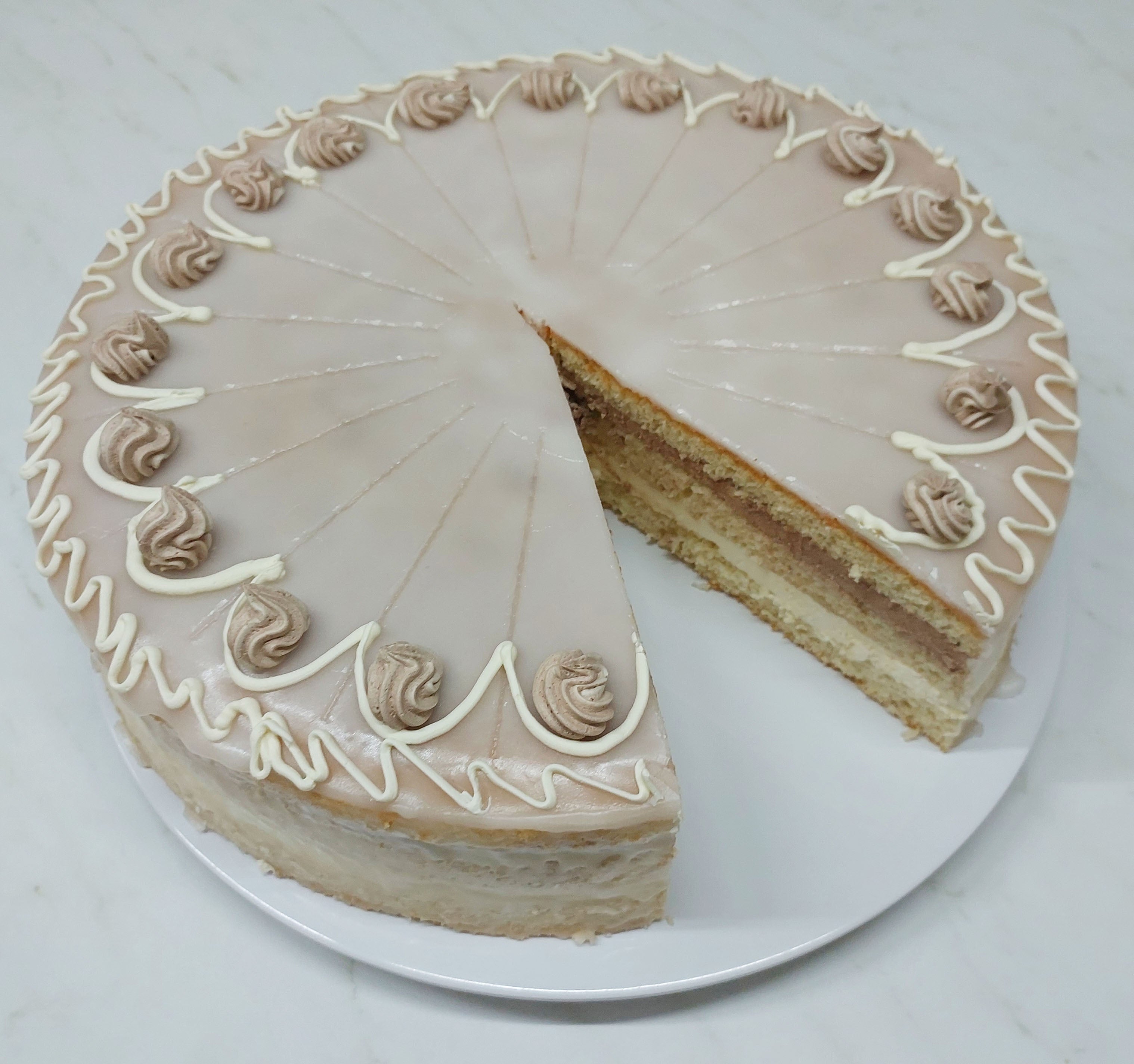 Vorbestellung und Selbstabholung: Buttercremetorte "HELL"